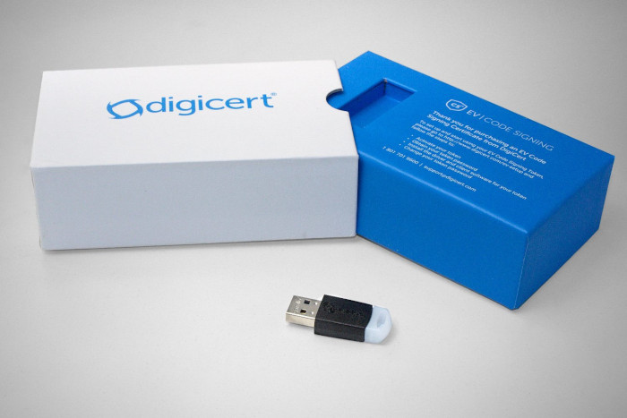 HW token s certifikátem, který obdržíte pro DigiCert Code Signing EV HW token s certifikátem, který obdržíte pro DigiCert Code Signing EV